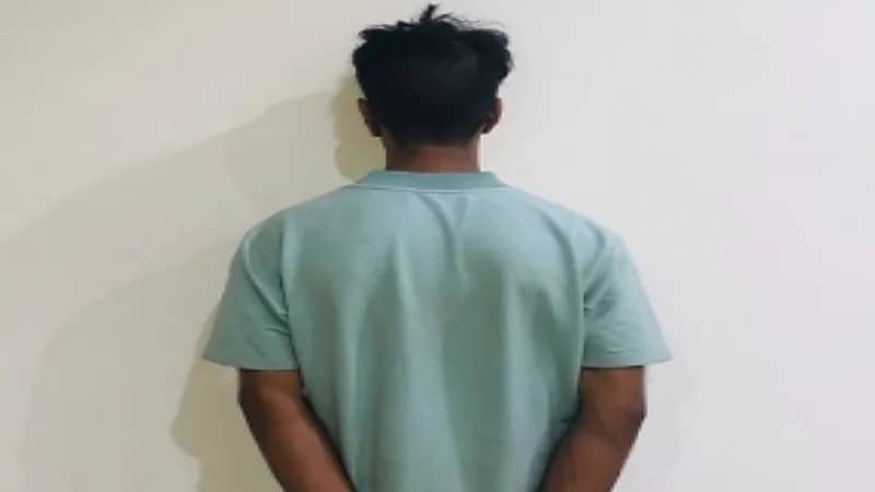 القبض على شخص لتكسيره زجاج مركبات أثناء وقوفها بالرياض