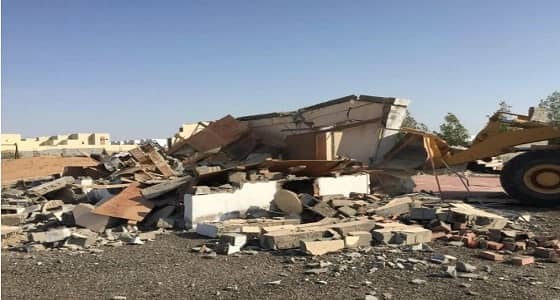 بالصور.. إزالة التعديات على أرض تابعة للإسكان بأملج