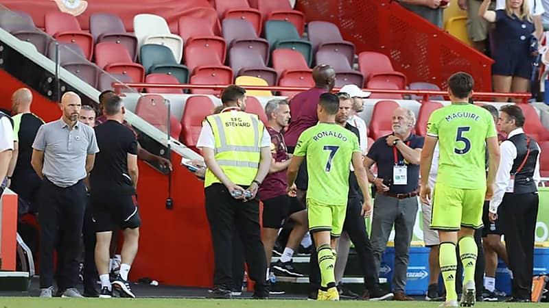 عقوبة قاسية تلاحق لاعبي مانشستر يونايتد بعد رباعية برينتفورد