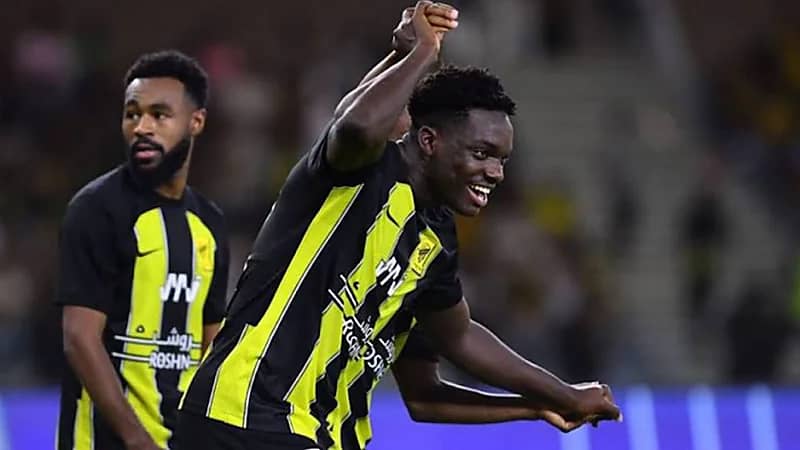 الاتحاد يعلن عن تمديد عقد اللاعب طلال حاجي