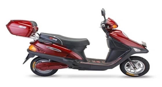 بالفيديو.. دراجة نارية تحمل سائق و10 أطفال