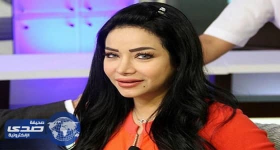 بالفيديو.. لجين عمران تقدم الفتة لصديقتها قبل حضور حفل لامبرجيني