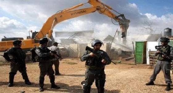 الشرطة الإسرائيلية تأمر مواطن فلسطيني بهدم منزله خلال 24 ساعة
