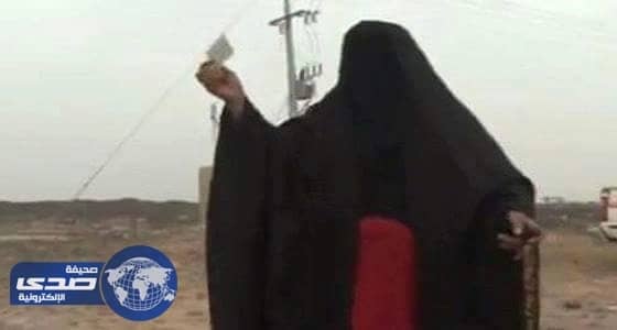 بالفيديو.. لحظات مؤثرة لأبناء «أم مخلد» بعد تجاوب الأحوال المدنية معهم وإنهاء معاناتهم