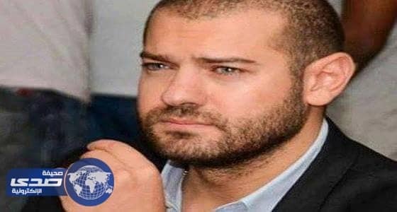 بالصورة.. عمرو يوسف يشارك في ذبح عجل