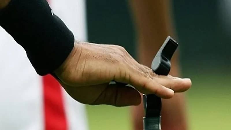 الكشف عن حكام مباريات اليوم في دوري المحترفين