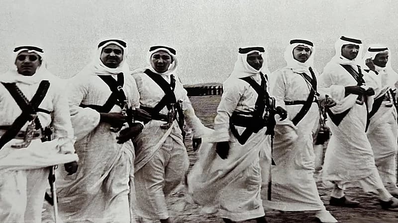 انتشال جثة غريق وإنقاذ آخرين أثناء تنزههم في وادي لجب