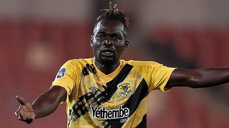 بعثة الأهلي تغادر إلى بريدة استعدادا لمواجهة الرائد "صور"