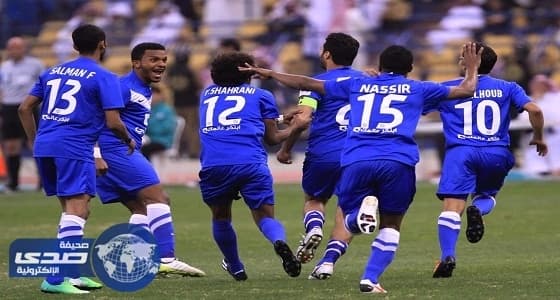 لاعب المنتخب الإسباني يستعد لارتداء قميص أسود الأطلس