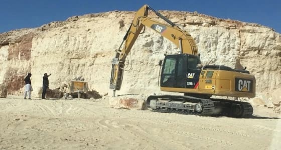 بالصور.. إغلاق مطعم في مكة بعد العثور على فضلات فئران