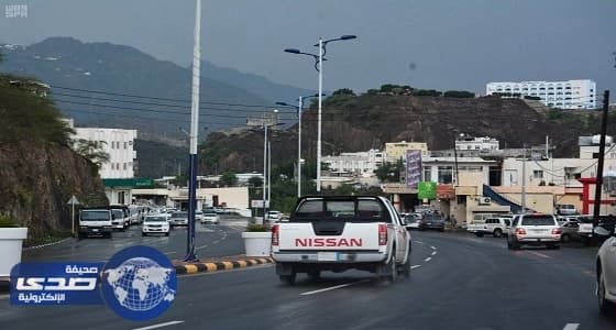 بالصور.. أمطار متوسطة على رجال ألمع