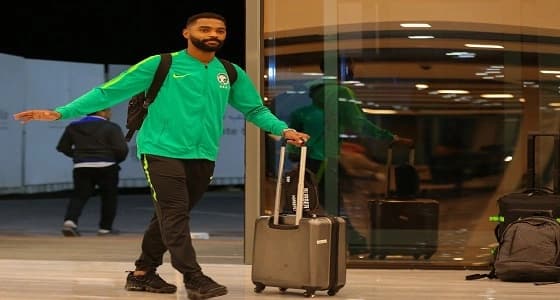 بالصور..بعثة الأخضر تطير إلى الدوحة للمشاركة في خليجي 24