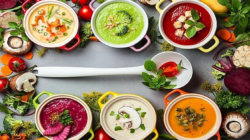 الخضيري: أكثروا من الشوربة والسلطة عند الإفطار بالعيد