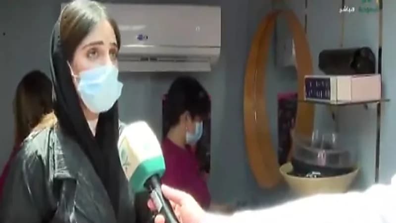 بالفيديو.. مواطنة تؤسس صالون تجميل نسائي متنقل في الرياض