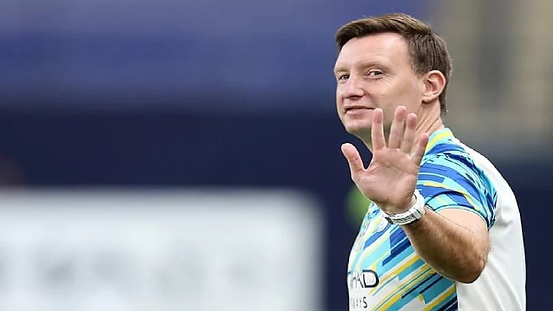 الباطن يُقيل مدربه الكرواتي آلين هورفات