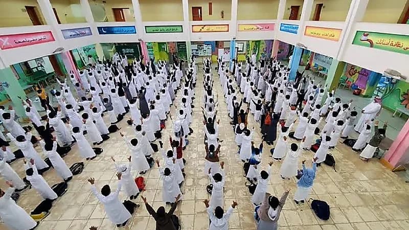 5 نصائح لتهيئة الأبناء للعودة إلى المدارس.. فيديو