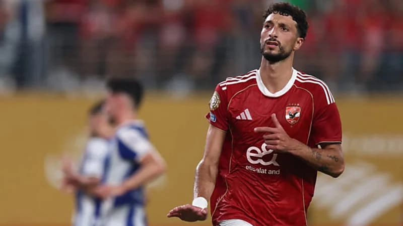 وسام أبو علي يرد على أنباء رحيله من الأهلي المصري