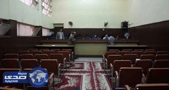 سيدة تتقدم بدعوى قضائية بعد أن أجبرها زوجها على الإنجاب من غيره