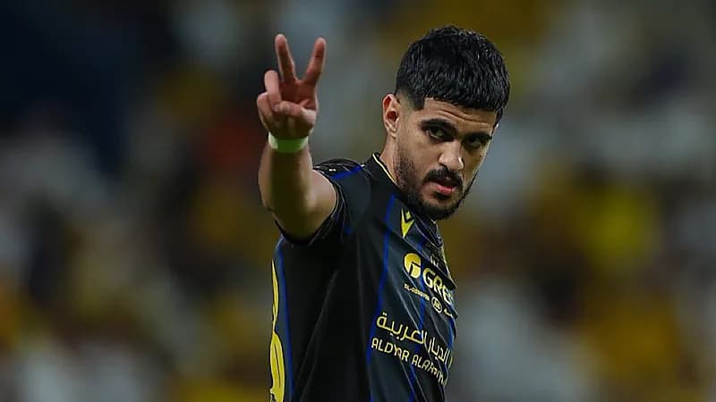 الأهلي يستهدف التعاقد مع وليد الأحمد أو محمد الشويرخ