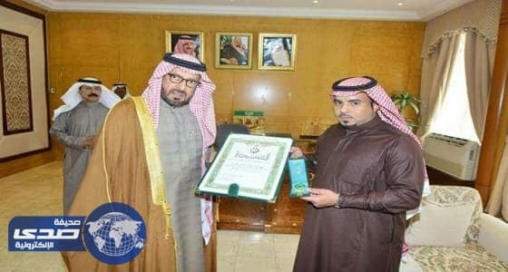 خادم الحرمين يمنح وسام المؤسس لمواطن تبرع بكليته لمريضة لا يعرفها