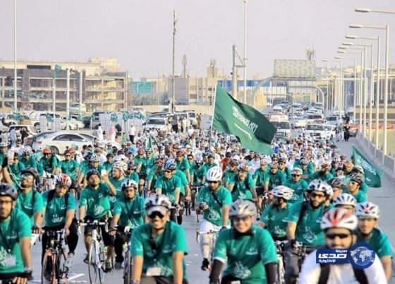 بالصور.. خادم الحرمين يرعى حفل كلية الملك فيصل الجوية ويُدشن الطائرة F.15 - SA