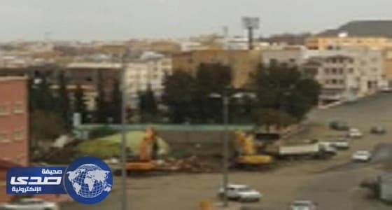 إزالة تعديات لمسؤولين ورجال أعمال على مساحة 2000 متر بأبها