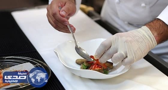 شاب يكشف تفاصيل حياته العملية ونجاحه في مهنة الطهي رغم اعتراض أسرته