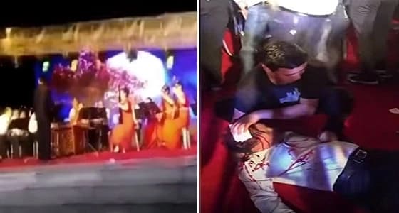 بالفيديو.. لحظة سقوط أضواء مسرح على فرقة موسيقية