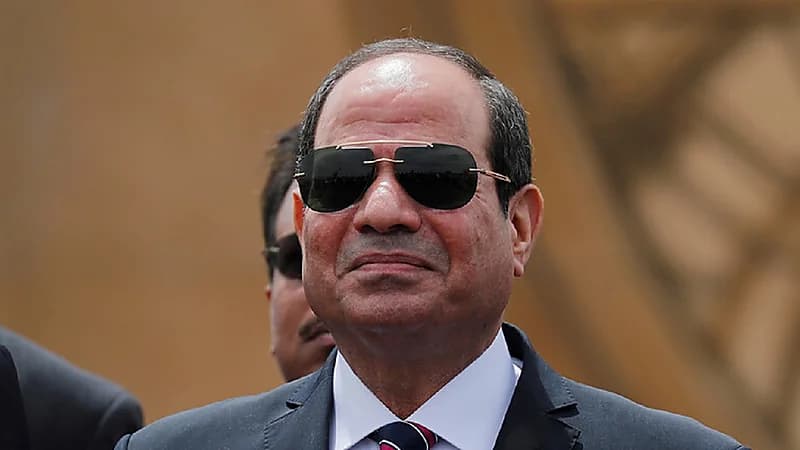 رسالة السيسي التي أنهت أزمة السفينة الجانحة