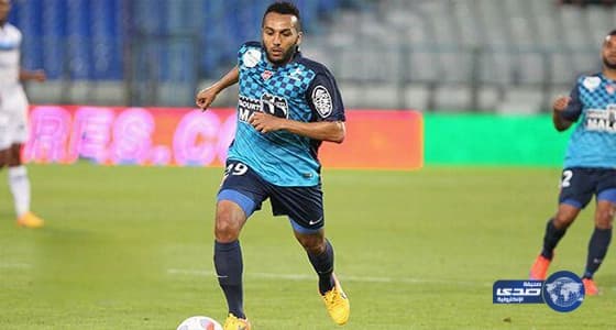 بالفيديو.. خمسيني يتحول من متشرد الى شاب أنيق يجذب الفتيات