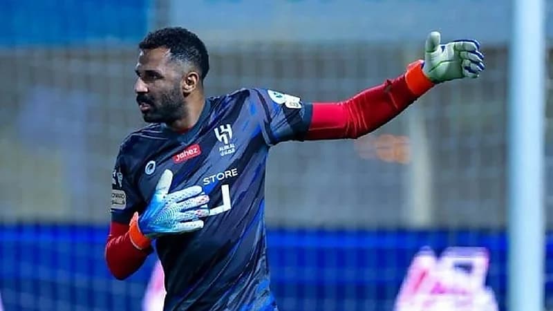 الهلال يستخرج تأشيرة حارسه العويس