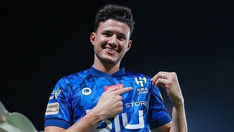 الإصابة تبعد الحمدان عن الهلال لمدة 10 أيام