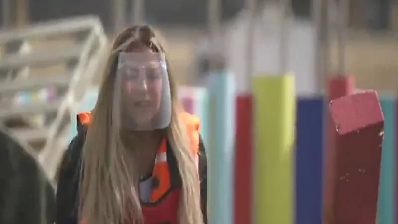 بالفيديو .. ريم مصطفي تصرخ في معركة ضرب النار بـ "رامز عقله طار"