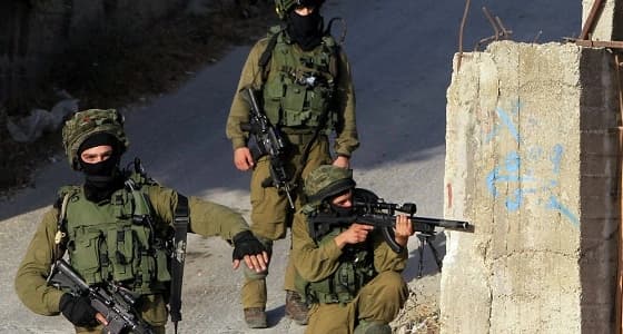 إصابة شاب بمواجهات بين الشباب الفلسطيني وجيش الاحتلال قرب رام الله