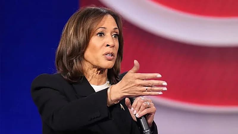 أمريكي يعترض موكب هاريس ويعرض حياته للخطر