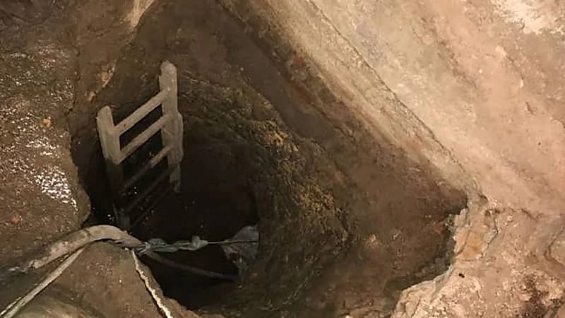 مصرع 3 أشقاء داخل حفرة أثناء بحثهم عن الآثار