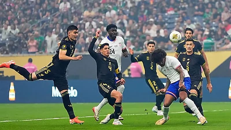 المكسيك تتوج بلقب الكأس الذهبية للمرة العاشرة بعد انتصار مثير على أمريكا