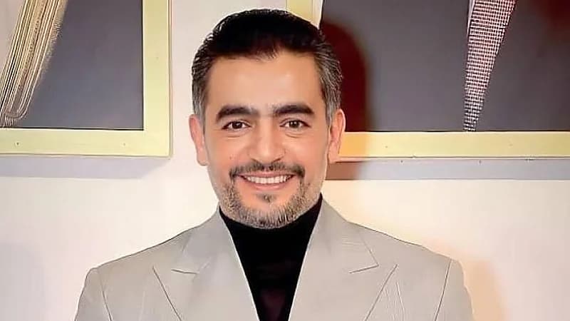 معجب يفاجئ فنانًا مصريًا بطلب غير متوقع في الشارع.. فيديو