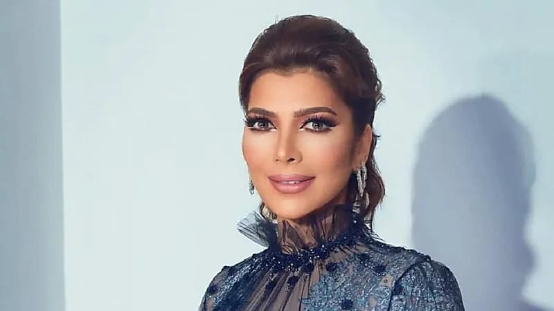 ردة فعل أصالة على معجب نَادَى عليها بلقب أحلام.. فيديو