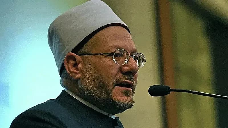 مفتي مصر يدين بأشد العبارات استهداف مطار أبها الدولي