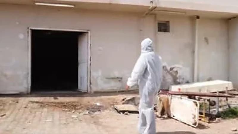 جثث مكدسة وأخرى تجلس على كراسيّ دون رقيب بالخرطوم