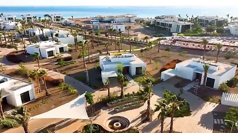 مشروع مدينة الموظفين بوجهة البحر الأحمر ما بين التصميم والواقع .. فيديو