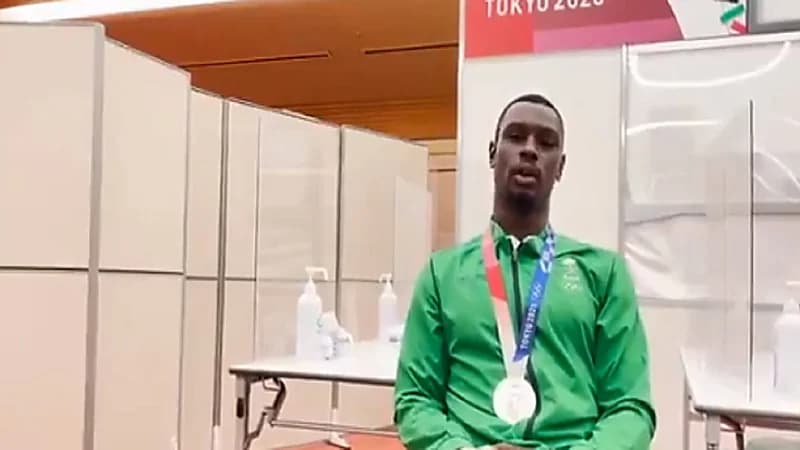 اللاعب الأولمبي طارق حامدي يهدي إنجازه للقيادة الحكيمة ولوزير الرياضة