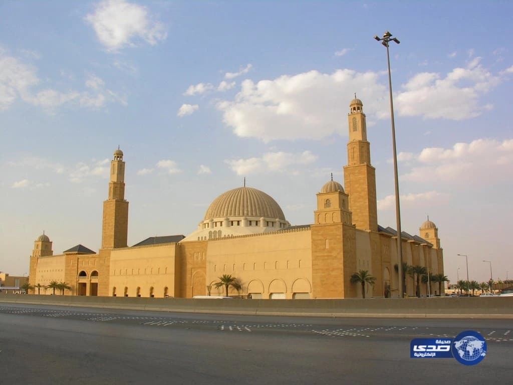 الصلاة على جثمان "كنق النظيم" بجامع الراجحي بالرياض