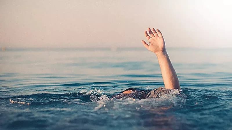 حرس الحدود بجازان ينقذ طفلة من الغرق