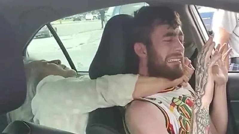 راكبة تعتدي بوحشية على سائق أوبر لسبب غريب