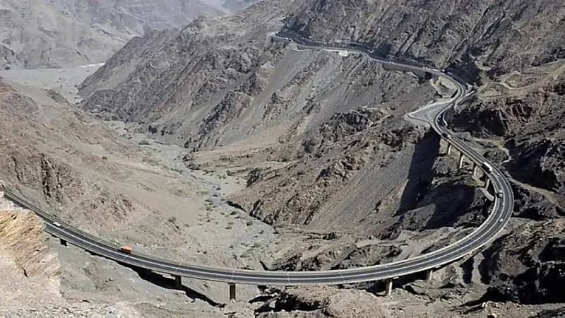 إعادة فتح طريق عقبة شعار بعد 4 شهور من الإغلاق