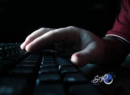 القبض على وافد اخترق حاسوب فتاة سعودية ونشر صورها