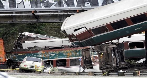 ارتفاع أعداد القتلى والمصابين في حادث خروج قطار عن مساره في واشنطن