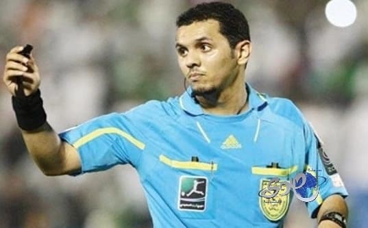 الحكم الهويش يوقف مباراة الخليج والنجمة